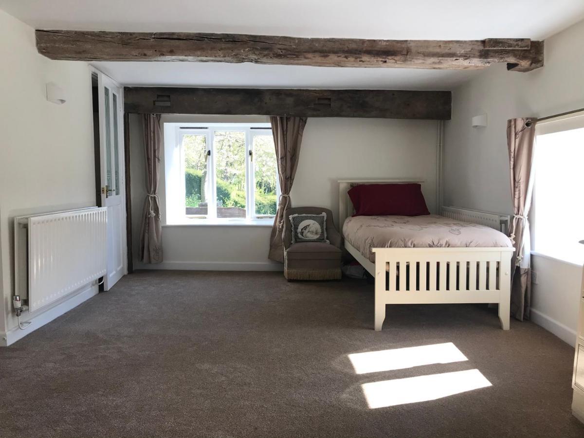Old Mill House Bed And Breakfast, Guest House 多切斯特 外观 照片